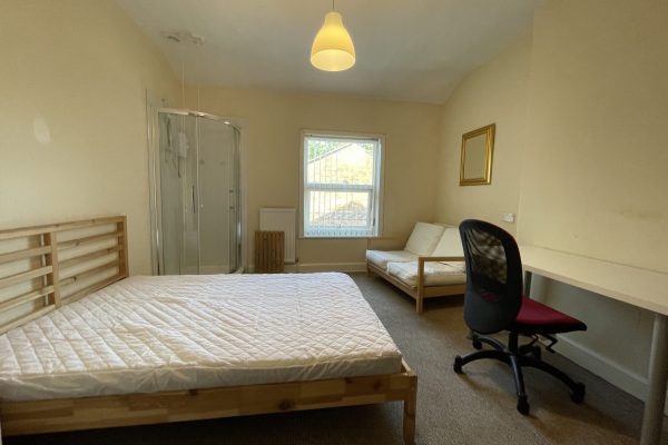 10 Bridge Avenue (4a)