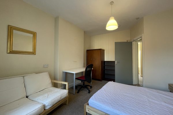 10 Bridge Avenue (4b)