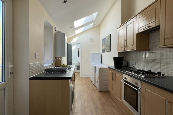 8 Derby Street West (11)